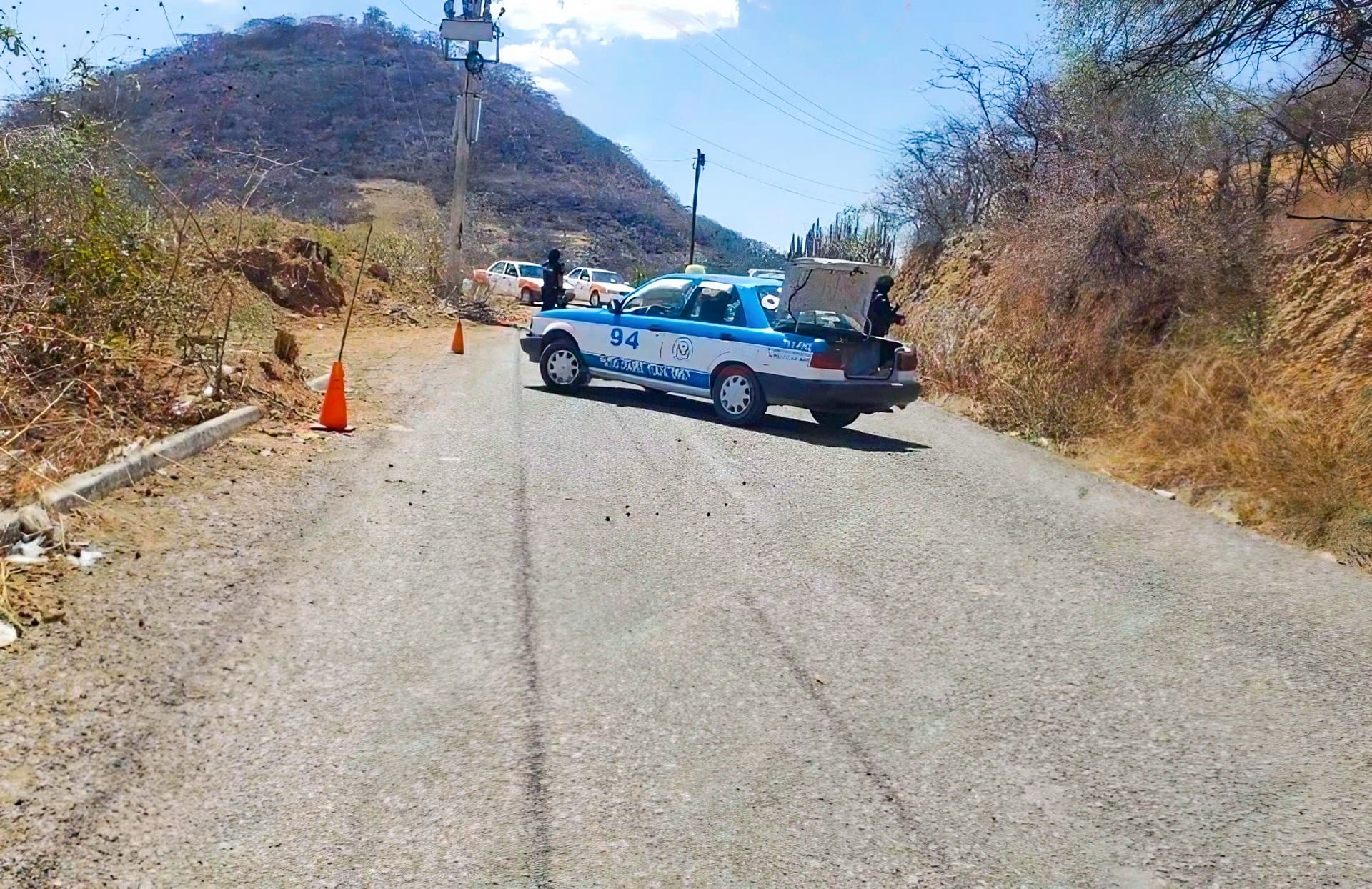 Asesinan a balazos a tres hombres sobre la carretera Olinalá - Cualác