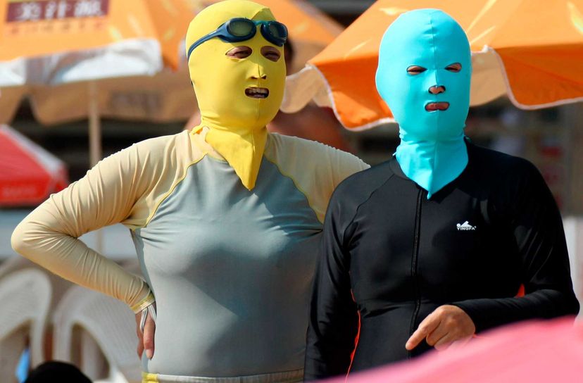 Los 'facekinis' se vuelven populares en China para protegerse del calor